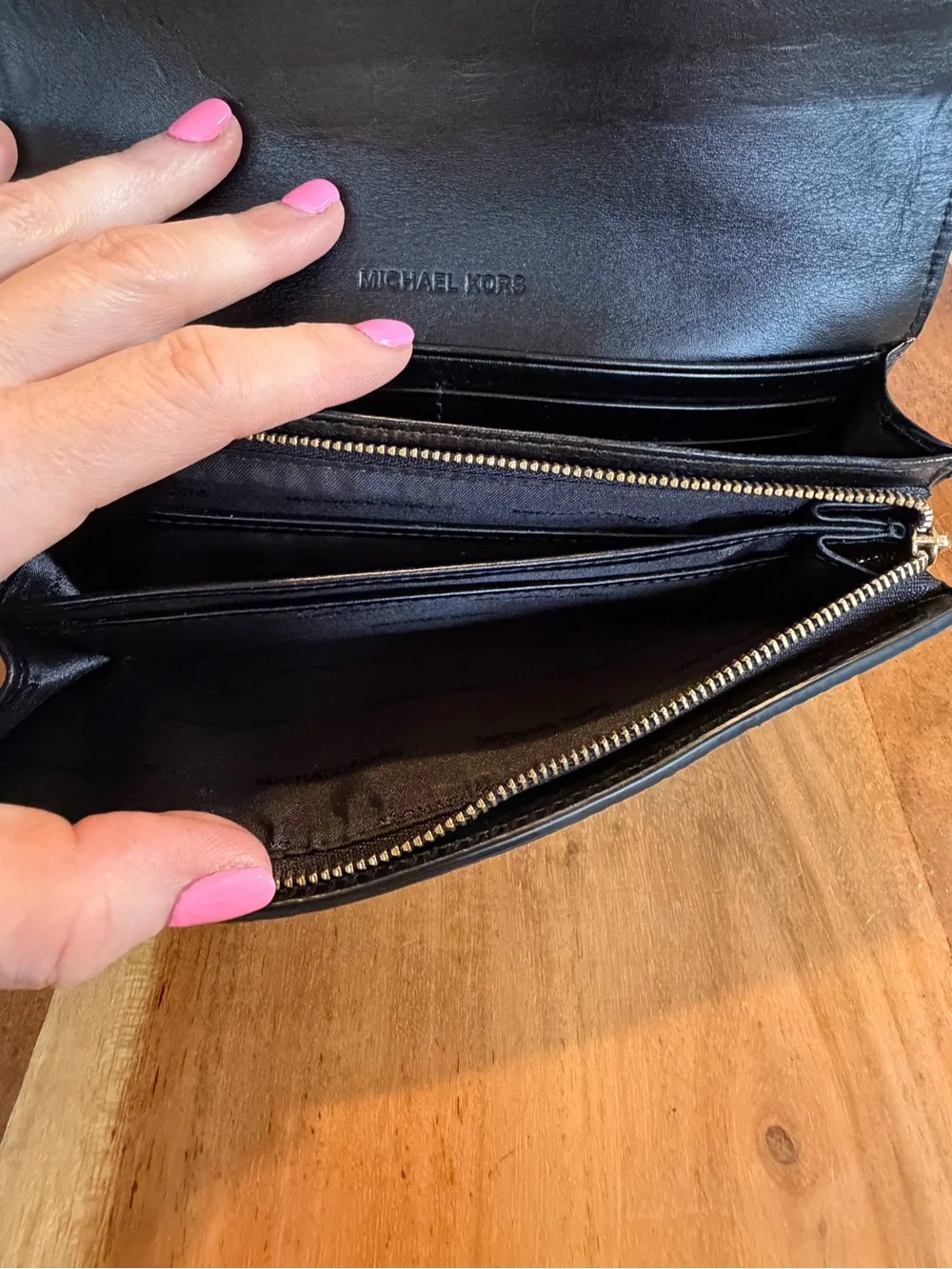 Michael Kors Old Money‎ 2010’s Sullivan Leather Carryall Wallet Black GUC